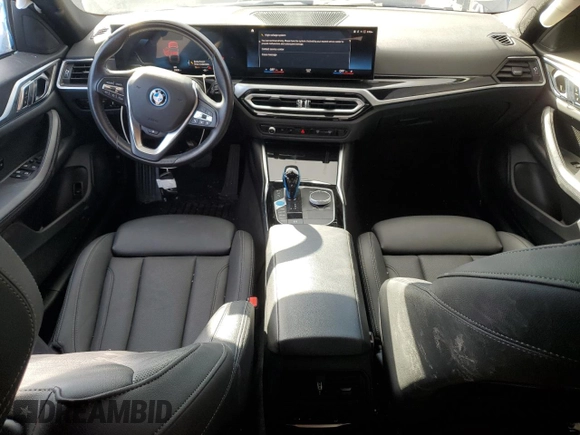 2023 BMW i4 eDrive40 z VIN WBY73AW06PFP48969, wystawiony jako Copart lot #44912315 z przebiegiem 20 828 mil mil oraz Szkody całkowita. Historia ofert i sprzedaży dostępna na DreamBid. Obrazek 8.