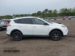 2017 Toyota RAV4 SE z VIN 2T3JFREV3HW695013, wystawiony jako IAAI lot #42232518 z przebiegiem 68 454 mil mil oraz . Historia ofert i sprzedaży dostępna na DreamBid. Obrazek 13.