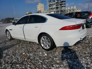 2016 Jaguar XF 35t Premium with VIN SAJBD4BV2GCY14433, listed as a Copart auction lot 72264074 with 69,870 mi miles and Non Repairable. Bid and sale history available at carsss.com. Image 2.