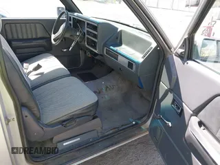 1990 Dodge Dakota z VIN 1B7GL23X0LS642396, wystawiony jako IAAI lot #42359220 z przebiegiem 177 562 mil mil oraz . Historia ofert i sprzedaży dostępna na DreamBid. Obrazek 5.