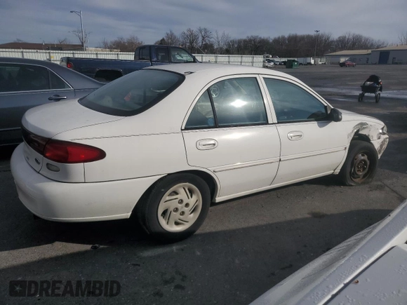 1998 Ford Escort SE z VIN 1FAFP13P2WW324678, wystawiony jako Copart lot #48726065 z przebiegiem 135 540 mil mil oraz Szkody całkowita. Historia ofert i sprzedaży dostępna na DreamBid. Obrazek 3.