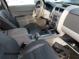 2009 Ford Escape Hybrid с VIN 1FMCU593X9KA57413, выставлен на аукционе IAAI как лот 41895313 с пробегом Не указан миль и . История ставок и продаж доступна на DreamBid. Изображение 5.
