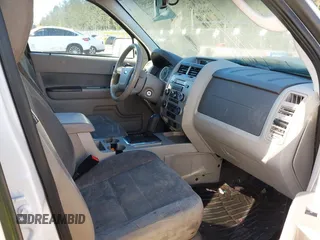 2012 Ford Escape XLT z VIN 1FMCU9DG9CKB92696, wystawiony jako IAAI lot #42065795 z przebiegiem 197 211 mil mil oraz . Historia ofert i sprzedaży dostępna na DreamBid. Obrazek 5.