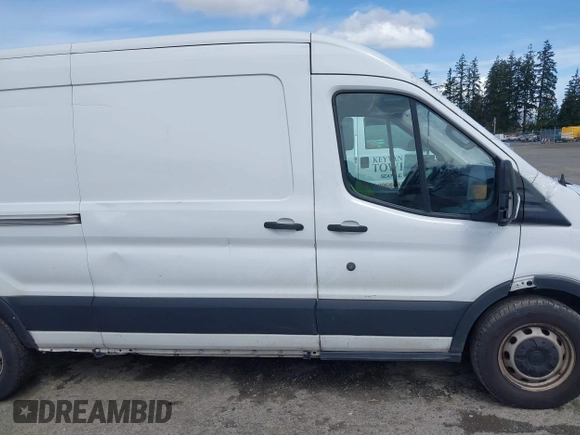 2019 Ford Transit z VIN 1FTBW2CM0KKB30319, wystawiony jako IAAI lot #42003985 z przebiegiem 396 456 mil mil oraz . Historia ofert i sprzedaży dostępna na DreamBid. Obrazek 13.
