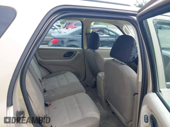2007 Ford Escape XLS with VIN 1FMYU02Z37KA07375, listed as a IAAI auction lot 42452709 with 201,316 mi miles and . Bid and sale history available at DreamBid. Image 8.