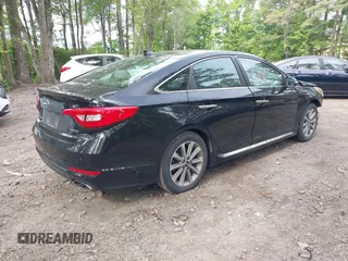2017 Hyundai Sonata Sport z VIN 5NPE34AF2HH556347, wystawiony jako IAAI lot #42346721 z przebiegiem 94 845 mil mil oraz . Historia ofert i sprzedaży dostępna na DreamBid. Obrazek 4.