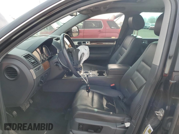 2010 Volkswagen Touareg VR6 with VIN WVGBF7A92AD002724, listed as a Copart auction lot 49392855 with 196,085 mi miles and Clean Title. Bid and sale history available at DreamBid. Image 7.
