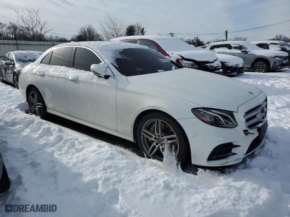 2018 Mercedes-Benz E-Class E 300 with VIN WDDZF4KB1JA422484, listed as a Copart auction lot 88285045 with 81,482 mi miles and Salvage Title. Bid and sale history available at carsss.com. Image 4.