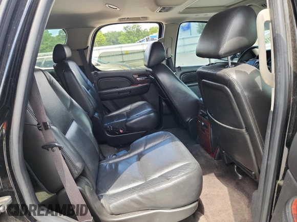 2010 Cadillac Escalade Luxury z VIN 1GYUCBEF9AR249146, wystawiony jako Copart lot #60971125 z przebiegiem 231 158 mil mil oraz Czysty tytuł • Clean title. Historia ofert i sprzedaży dostępna na DreamBid. Obrazek 11.