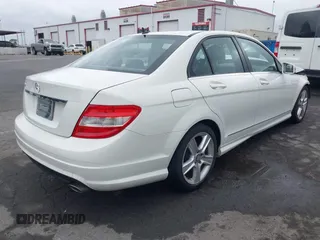 2011 Mercedes-Benz C 300 Sport с VIN WDDGF5EBXBR146530, выставлен на аукционе IAAI как лот 40389541 с пробегом 108 831 миль миль и . История ставок и продаж доступна на DreamBid. Изображение 4.