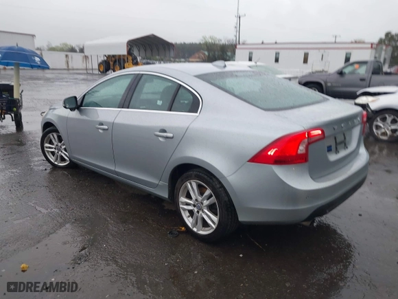 2013 Volvo S60 T6 R-Design Platinum with VIN YV1902FH0D1223617, listed as a IAAI auction lot 41969427 with 174,883 mi miles. Bid and sale history available at carsss.com. Image 3.