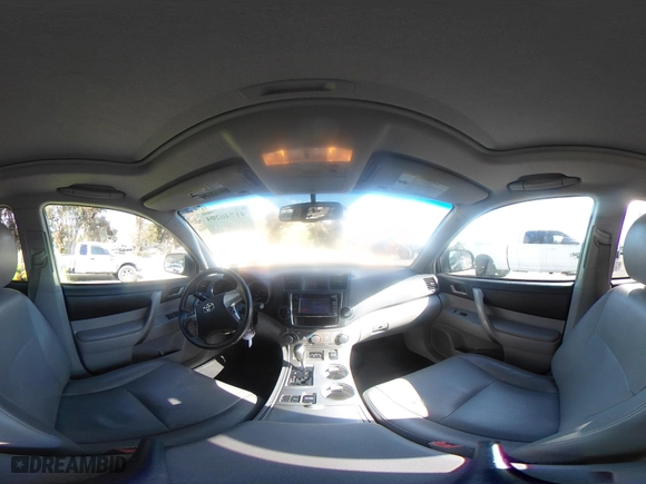 2013 Toyota Highlander with VIN 5TDZK3EH4DS135471, listed as a IAAI auction lot 41746204 with 117,922 mi miles. Bid and sale history available at carsss.com. Image 22.