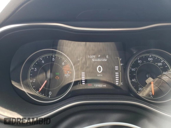 2019 Jeep Cherokee Latitude Plus z VIN 1C4PJLLB5KD406667, wystawiony jako Copart lot #62177795 z przebiegiem 131 822 mil mil oraz Szkoda całkowita • Salvage title. Historia ofert i sprzedaży dostępna na DreamBid. Obrazek 9.