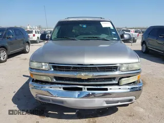 2004 Chevrolet Tahoe LT with VIN 1GNEC13Z84J315648, listed as a IAAI auction lot 41868112 with 198,901 mi miles. Bid and sale history available at carsss.com. Image 12.