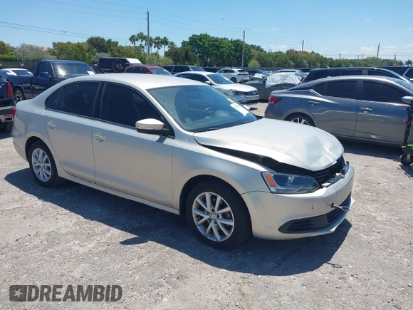 2011 Volkswagen Jetta Sedan SE w/Convenience & Sunroof with VIN 3VWDX7AJ9BM316541, listed as a IAAI auction lot 42037920 with 83,658 mi miles. Bid and sale history available at carsss.com. Image 1.