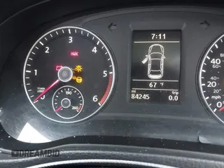 2015 Volkswagen Passat SE с VIN 1VWBV7A30FC066788, выставлен на аукционе IAAI как лот 40450455 с пробегом 84 245 миль миль и . История ставок и продаж доступна на DreamBid. Изображение 16.