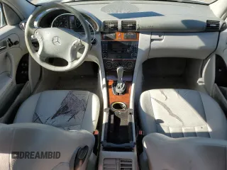 2006 Mercedes-Benz C 230 Sport z VIN WDBRF56H46F730658, wystawiony jako Copart lot #44520115 z przebiegiem 200 746 mil mil oraz Szkoda całkowita • Salvage title. Historia ofert i sprzedaży dostępna na DreamBid. Obrazek 8.