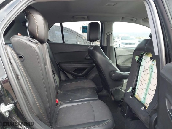 2019 Chevrolet Trax LT with VIN 3GNCJLSB9KL132858, listed as a IAAI auction lot 41960659 with 103,663 mi miles. Bid and sale history available at carsss.com. Image 8.