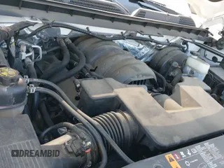 2018 Chevrolet Silverado 1500 LT z VIN 3GCUKREC0JG210355, wystawiony jako IAAI lot #42397975 z przebiegiem 104 104 mil mil oraz . Historia ofert i sprzedaży dostępna na DreamBid. Obrazek 23.