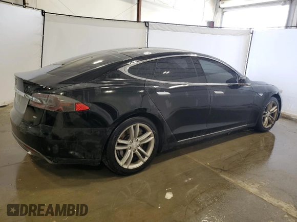 2014 Tesla Model S 60 z VIN 5YJSA1H13EFP52938, wystawiony jako Copart lot #56050055 z przebiegiem 125 376 mil mil oraz Czysty tytuł • Clean title. Historia ofert i sprzedaży dostępna na DreamBid. Obrazek 3.