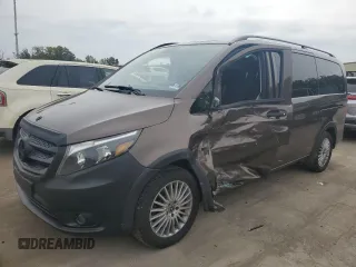 2017 Mercedes-Benz Metris Passenger z VIN WD4PG2EE8H3322704, wystawiony jako Copart lot #71613624 z przebiegiem 40 429 mil mil oraz Szkoda całkowita • Salvage title. Historia ofert i sprzedaży dostępna na DreamBid. Obrazek 1.