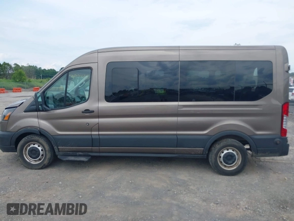 2019 Ford Transit Passenger XL with VIN 1FBAX2CM9KKA43841, listed as a IAAI auction lot 39914010 with 62,032 mi miles. Bid and sale history available at carsss.com. Image 14.