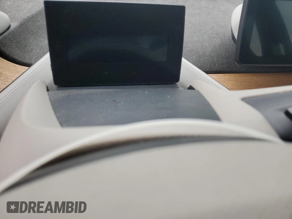 2014 BMW i3 with VIN WBY1Z2C55EV283937, listed as a Copart auction lot 62483935 with Not provided miles and Clean title. Bid and sale history available at DreamBid. Image 9.