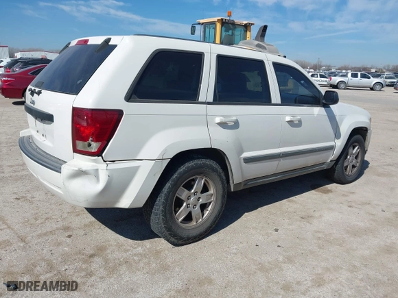2007 Jeep Grand Cherokee Laredo with VIN 1J8GS48K97C597673, listed as a IAAI auction lot 41625207 with 150,365 mi miles. Bid and sale history available at carsss.com. Image 4.