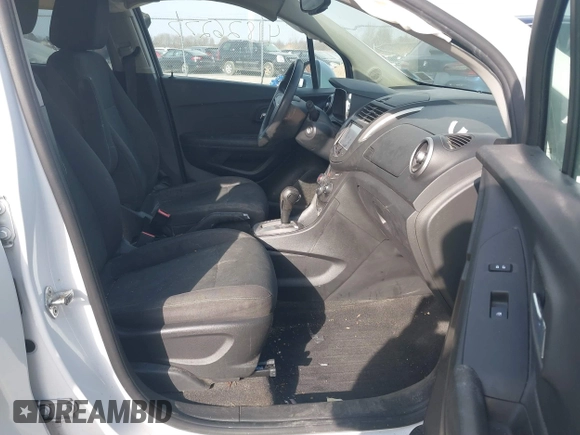 2016 Chevrolet Trax LS with VIN KL7CJNSB3GB762062, listed as a IAAI auction lot 41826277 with 115,235 mi miles. Bid and sale history available at carsss.com. Image 5.