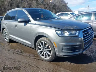 2017 Audi Q7 Premium Plus with VIN WA1LAAF79HD004342, listed as a IAAI auction lot 41492021 with 128,403 mi miles. Bid and sale history available at carsss.com. Image 1.