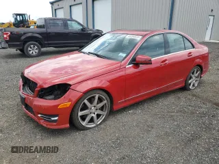 2014 Mercedes-Benz C 300 Sport z VIN WDDGF8AB0EA925820, wystawiony jako Copart lot #56204535 z przebiegiem 86 173 mil mil oraz Szkoda całkowita • Salvage title. Historia ofert i sprzedaży dostępna na DreamBid. Obrazek 1.