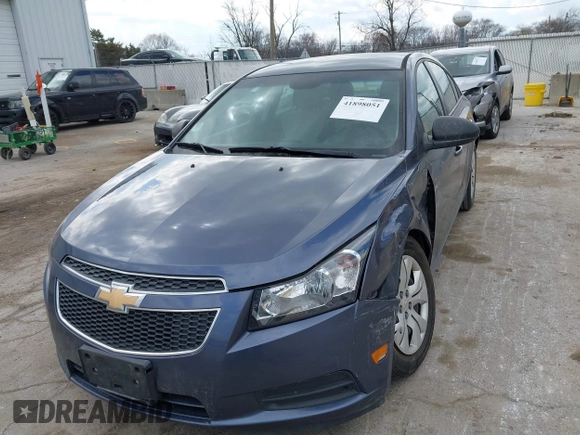 2014 Chevrolet Cruze LS z VIN 1G1PA5SG0E7171051, wystawiony jako IAAI lot #41898051 z przebiegiem 114 087 mil mil oraz . Historia ofert i sprzedaży dostępna na DreamBid. Obrazek 2.