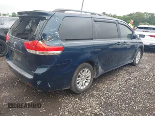 2011 Toyota Sienna XLE AAS с VIN 5TDYK3DC5BS090992, выставлен на аукционе IAAI как лот 42464308 с пробегом 356 672 миль миль и . История ставок и продаж доступна на DreamBid. Изображение 4.