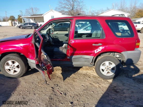 2007 Ford Escape XLS with VIN 1FMYU02Z87KA40260, listed as a IAAI auction lot 41588287 with 188,144 mi miles. Bid and sale history available at carsss.com. Image 14.