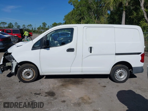 2015 Chevrolet City Express Cargo LS z VIN 3N63M0YN6FK699568, wystawiony jako IAAI lot #41856848 z przebiegiem 69 231 mil mil oraz . Historia ofert i sprzedaży dostępna na DreamBid. Obrazek 15.