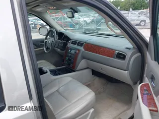 2007 Chevrolet Suburban LT с VIN 3GNFC16007G185405, выставлен на аукционе IAAI как лот 42471956 с пробегом 324 164 миль миль и . История ставок и продаж доступна на DreamBid. Изображение 5.