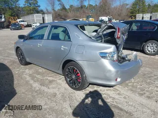 2010 Toyota Corolla z VIN 1NXBU4EE5AZ354952, wystawiony jako IAAI lot #41455621 z przebiegiem 178 878 mil mil oraz . Historia ofert i sprzedaży dostępna na DreamBid. Obrazek 3.