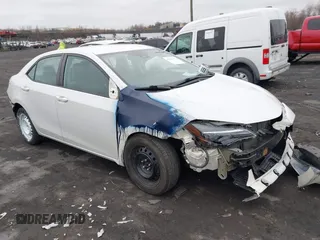 2018 Toyota Corolla L z VIN 5YFBURHE1JP798985, wystawiony jako IAAI lot #42027177 z przebiegiem 55 473 mil mil oraz . Historia ofert i sprzedaży dostępna na DreamBid. Obrazek 1.