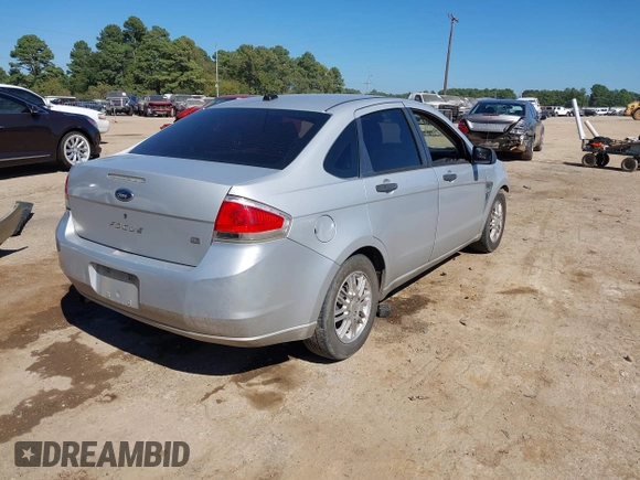 2008 Ford Focus SE z VIN 1FAHP35N18W162951, wystawiony jako IAAI lot #37857727 z przebiegiem 158 792 mil mil oraz . Historia ofert i sprzedaży dostępna na DreamBid. Obrazek 4.