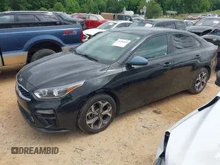 2021 Kia Forte LXS z VIN 3KPF24AD7ME355726, wystawiony jako IAAI lot #42286878 z przebiegiem 106 297 mil mil oraz . Historia ofert i sprzedaży dostępna na DreamBid. Obrazek 2.