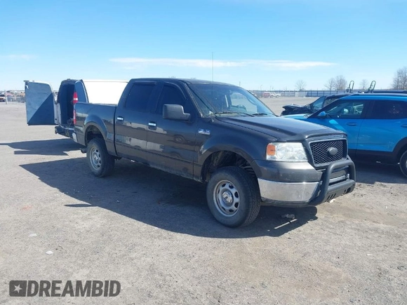 2006 Ford F-150 XLT with VIN 1FTPW14576FA21474, listed as a IAAI auction lot 41692625 with 263,042 mi miles. Bid and sale history available at carsss.com. Image 1.