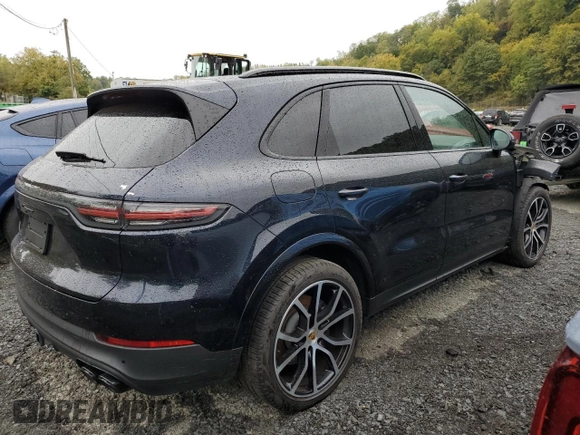 2022 Porsche Cayenne E-Hybrid with VIN WP1AE2AY8NDA26964, listed as a Copart auction lot 86710254 with 13,985 mi miles and Salvage title. Bid and sale history available at DreamBid. Image 3.