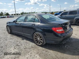 2013 Mercedes-Benz C 300 Sport z VIN WDDGF8AB1DR244937, wystawiony jako Copart lot #62313075 z przebiegiem 118 795 mil mil oraz Szkoda całkowita • Salvage title. Historia ofert i sprzedaży dostępna na DreamBid. Obrazek 2.