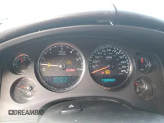 2008 Chevrolet Suburban LTZ z VIN 1GNFC16048R228113, wystawiony jako Copart lot #44743795 z przebiegiem 252 236 mil mil oraz Szkoda całkowita • Salvage title. Historia ofert i sprzedaży dostępna na DreamBid. Obrazek 9.