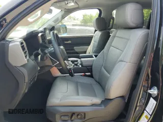 2024 Toyota Tundra Limited z VIN 5TFJA5DB2RX153316, wystawiony jako Copart lot #60074415 z przebiegiem 19 592 mil mil oraz Szkoda całkowita • Salvage title. Historia ofert i sprzedaży dostępna na DreamBid. Obrazek 7.