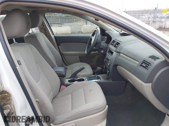 2011 Ford Fusion SE with VIN 3FAHP0HGXBR171931, listed as a IAAI auction lot 41891621 with 183,766 mi miles. Bid and sale history available at carsss.com. Image 5.