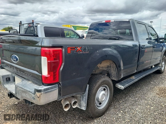 2019 Ford F-250 XL with VIN 1FT7W2BT3KEF53800, listed as a IAAI auction lot 42670822 with 180,316 mi miles and . Bid and sale history available at DreamBid. Image 3.