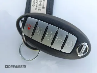 2017 Nissan Maxima SR z VIN 1N4AA6AP9HC397126, wystawiony jako IAAI lot #42291477 z przebiegiem 115 201 mil mil oraz . Historia ofert i sprzedaży dostępna na DreamBid. Obrazek 11.