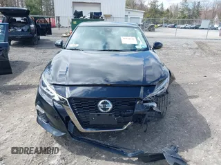 2022 Nissan Altima 2.5 SR with VIN 1N4BL4CV6NN414379, listed as a IAAI auction lot 41932112 with 42,273 mi miles. Bid and sale history available at carsss.com. Image 12.