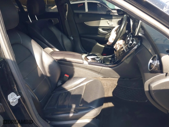2015 Mercedes-Benz C-Class C 300 with VIN 55SWF4JB9FU058522, listed as a IAAI auction lot 41446546 with 1 mi miles. Bid and sale history available at carsss.com. Image 5.